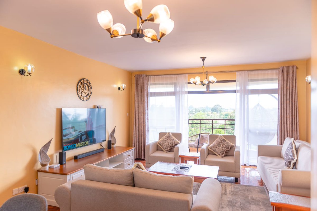 NimmohsHomeStay's tweet image. Mt Kenya hike coming up? Tip:Book a solid Nanyuki base for recovery. Nothing beats a clean, comfy spot after summit day!  Our units are trail-ready, affordable rates live now   Secure yours: nimmohs.co.ke 
#TipTuesday 
#MtKenyaHiking #NimmohsHomeStays #AdventureKenya