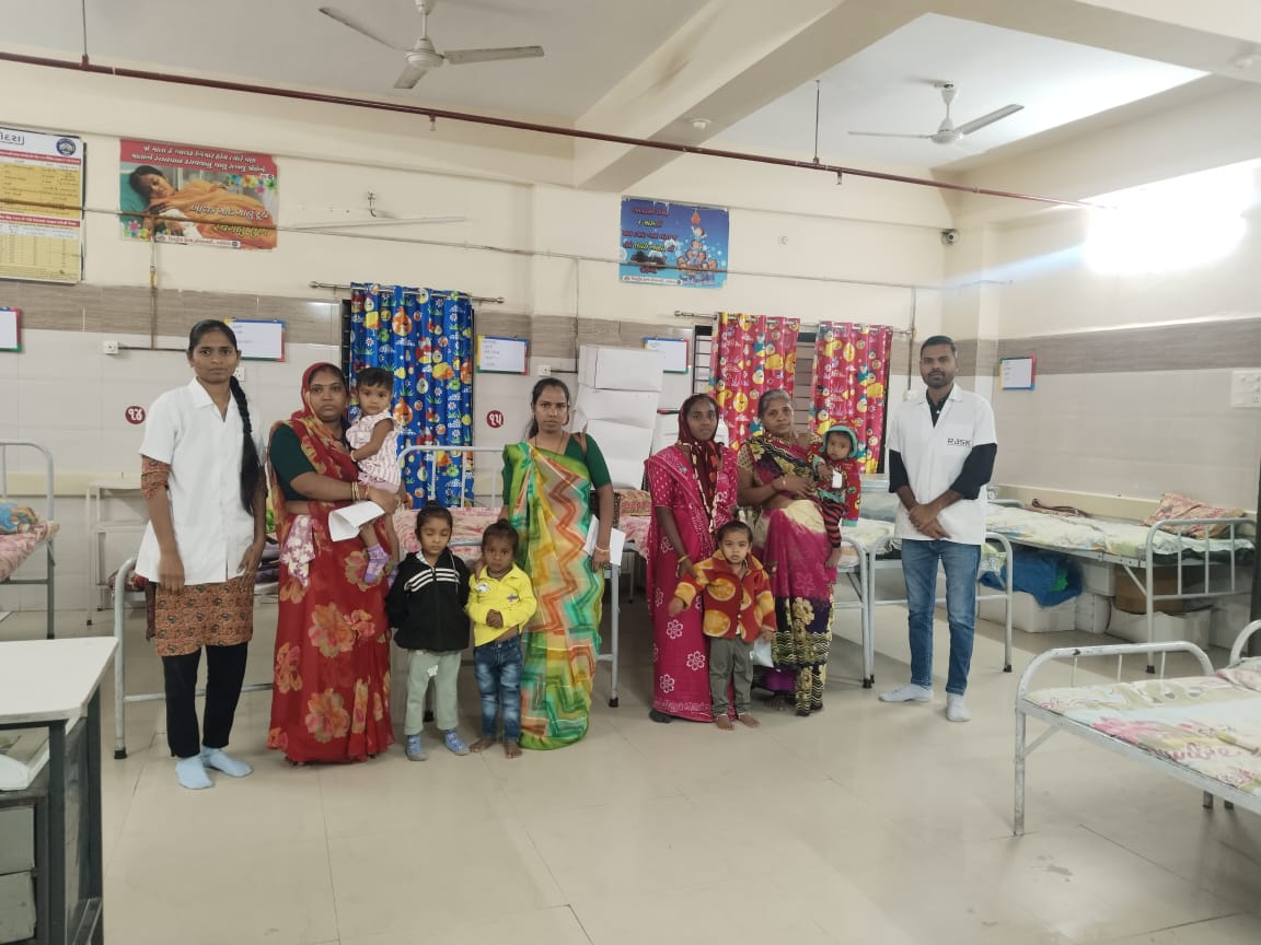 આજ રોજ ડેસર તાલુકાની આર.બી.એસ.કે. ટીમ દ્વારા બાળકોની આરોગ્ય તપાસ દરમ્યાન ઓછું વજન ધરાવતાં ૦૫ બાળકો મળી આવેલ. તેઓના માતા-પિતા સાથે કાઉન્સેલિંગ કરીને ૦૫ SAM બાળકોને CMTC ડેસર ખાતે દાખલ કરવામાં આવેલ.
<a href="/CollectorVad/">Collector & DM Office Vadodara</a>
<a href="/ddo_vadodara/">District Panchayat Vadodara</a>
<a href="/HealthDeptGuj/">Health Department Gujarat</a>
<a href="/Info_Vadodara/">Info Vadodara GoG</a>