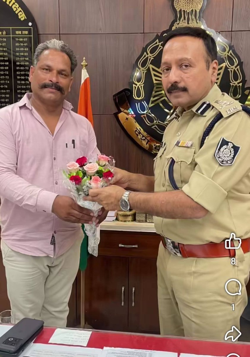 ASwatntra's tweet image. गौर से देखिएगा यह वही मकरंद बौद्ध है जो वारंटी है, जो कई महीनो से फरार है वह मध्यप्रदेश की पुलिस के साथ शिष्टाचार भेंट कर रहा है?

दरअसल अनिल मिश्रा जी पर जो SCSTACT के अंतर्गत FIR करवाई है उसमे यही शिकायतकर्ता है, कोर्ट ने जब शिकायतकर्ता को मौजूदा होने का जिक्र किया तो पता चला…