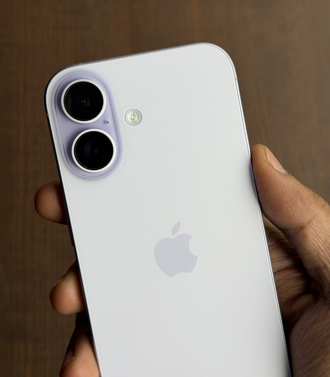 ShishirShelke1's tweet image. What should be the right age for a kid to own a phone? 🤔