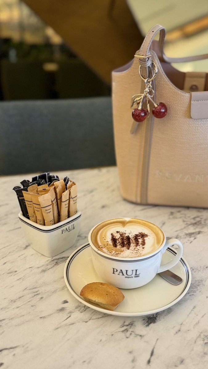 #صباح_الخير

كل الخيـر لقلبي في صبـاحه ..❤️