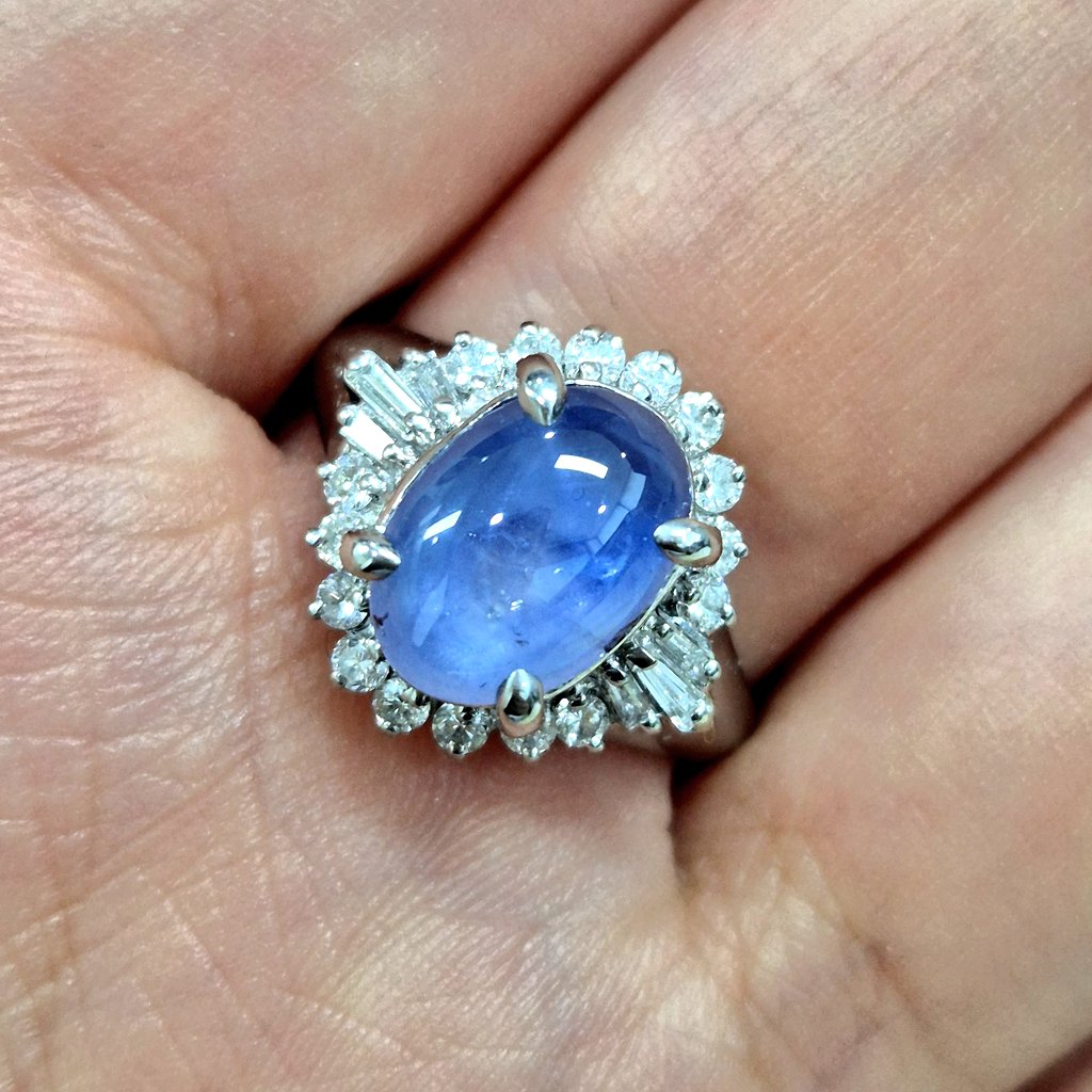 leextonehead's tweet image. 회사로 받길 잘했다🥹💙
형광등 아래에서도 은은하게 스타가 떠요✨️