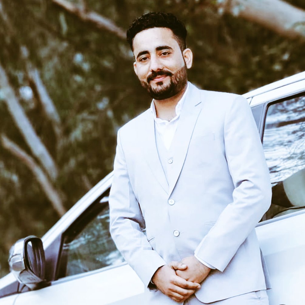 "जो व्यक्ति अपने कदमों की काबिलियत पर विश्वास रखता है, वही सफलता की ओर बढ़ता है।” ⭐💫