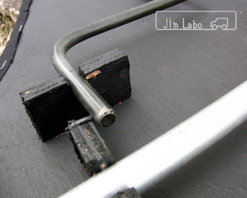 labo_jim's tweet image. JA11の車載工具置き場、困りませんか？2007年に「謎のこだわり」で自作した内張り裏収納ホルダーの記録を再編集。純正工具への執念とベニヤ板DIYの全貌、17年前の情熱をブログで公開中です！🛠️
jimlabo.net/diy-40/5170/ 

#JA11 #JimLabo