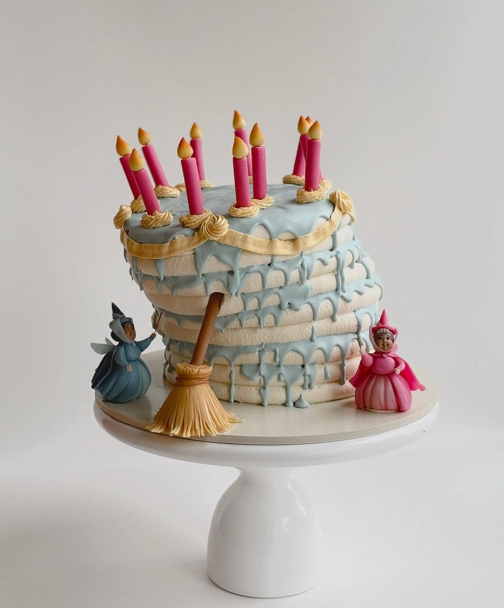 sweetxdessert's tweet image. sleeping beauty cake