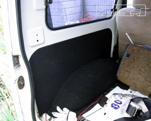 labo_jim's tweet image. JA11の車載工具置き場、困りませんか？2007年に「謎のこだわり」で自作した内張り裏収納ホルダーの記録を再編集。純正工具への執念とベニヤ板DIYの全貌、17年前の情熱をブログで公開中です！🛠️
jimlabo.net/diy-40/5170/ 

#JA11 #JimLabo