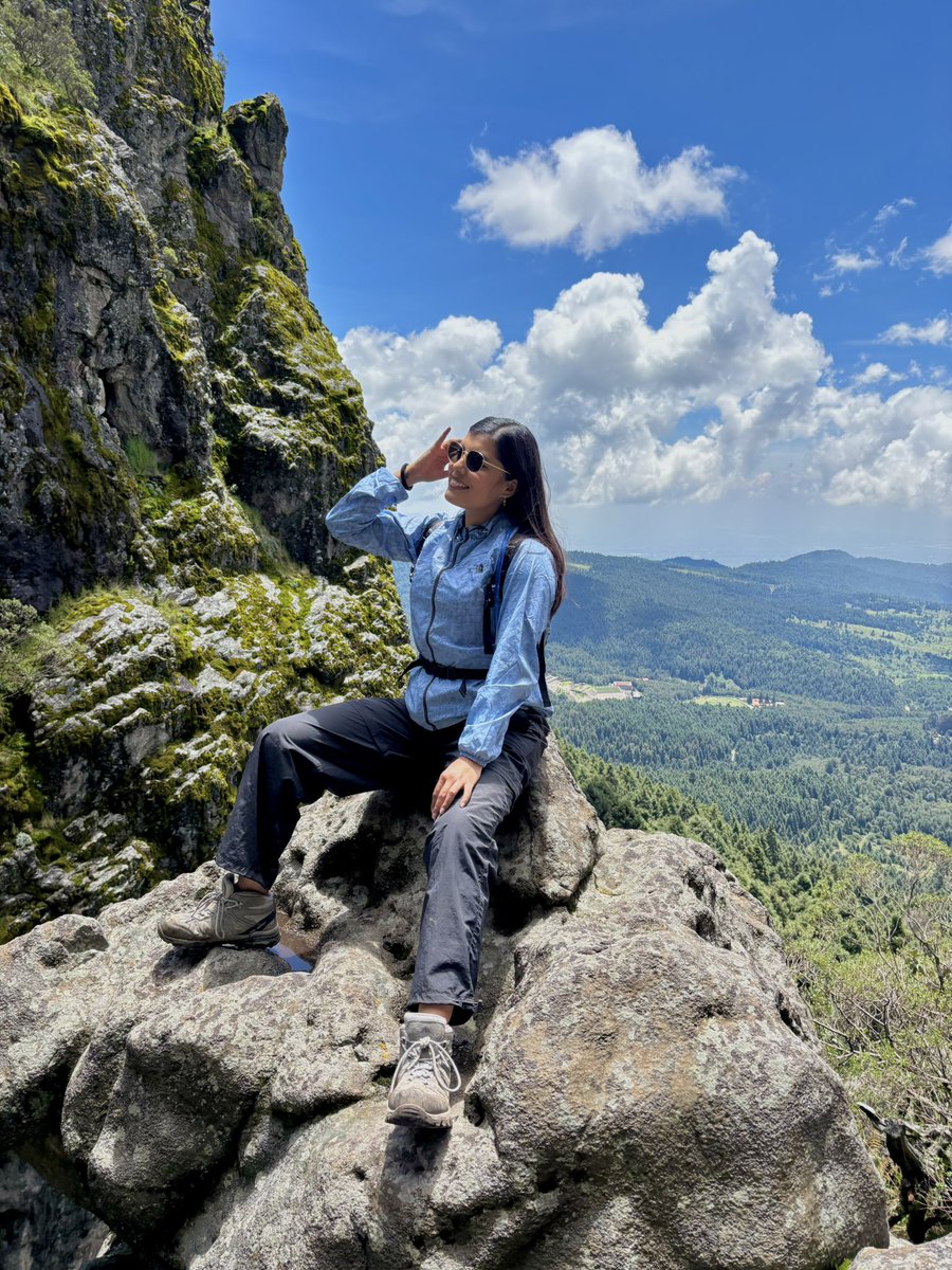 AmericaJardon2's tweet photo. Al 2025 le voy a agradecer los conciertos y haberme permitido descubrir mi pasatiempo favorito, el senderismo y el montañismo definitivamente sanaron muchas cosas en mi ❤️‍🩹 https://t.co/UV2i4GulQ6