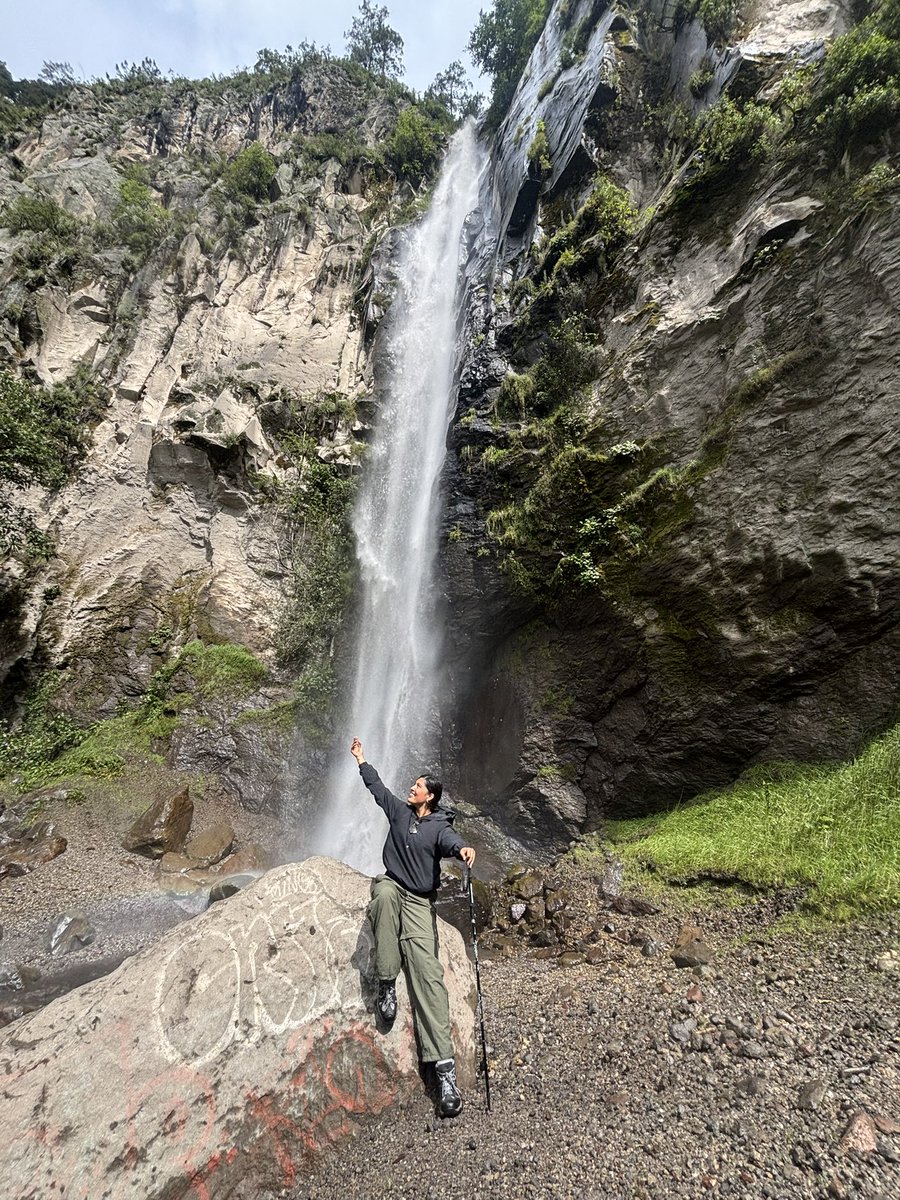 AmericaJardon2's tweet photo. Al 2025 le voy a agradecer los conciertos y haberme permitido descubrir mi pasatiempo favorito, el senderismo y el montañismo definitivamente sanaron muchas cosas en mi ❤️‍🩹 https://t.co/UV2i4GulQ6