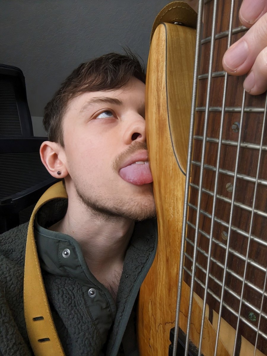 fox fawks tweet media