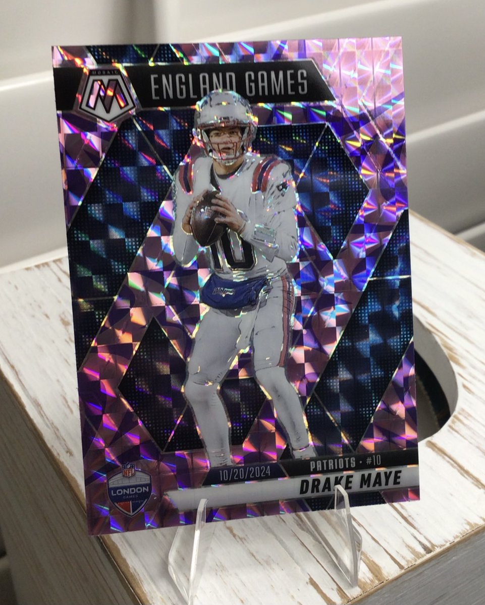 du47222292's tweet image. Second Giveaway - 2025 Panini Mosaic Drake Maye
#Giveaway #Patriots 
Repost + Like 
Maye is the MVP - End of discussion