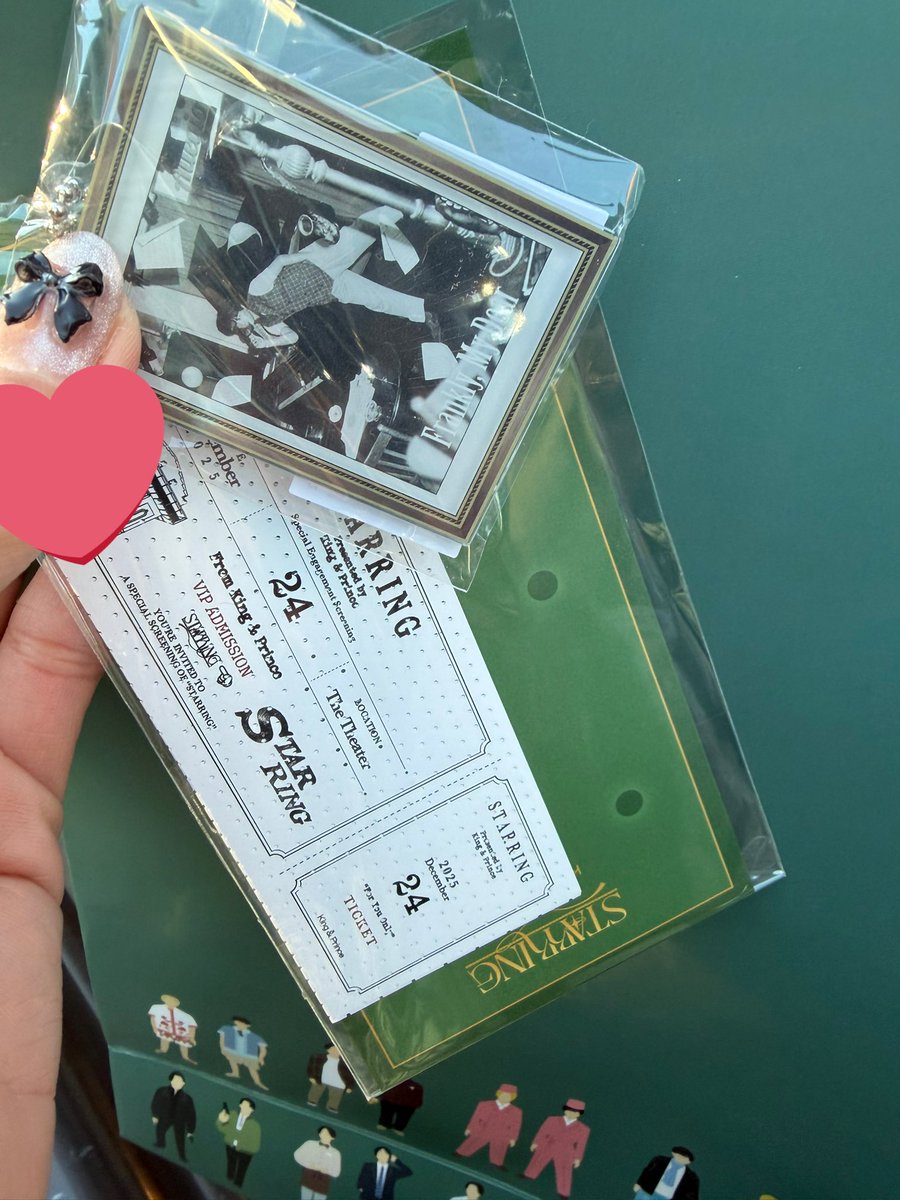 ✔︎買おうと思って買えなかったもの
フィルムテープムービー
ルームウェア

✔︎買おうと思ってなかったのに買ったもの
ポスターキーホルダー
映画幕バッグタグ

タグはコンセプトも素敵すぎたしポスターキーホルダーとの相性良すぎてセットでつける絶対🥺

#kingandprince
#starring