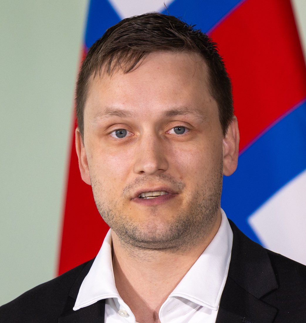 BRICSinfo's tweet image. 🇬🇱🇺🇸 Greenland Prime Minister Jens-Frederik Nielsen tells US President Trump to stop his 'fantasies' about annexation.