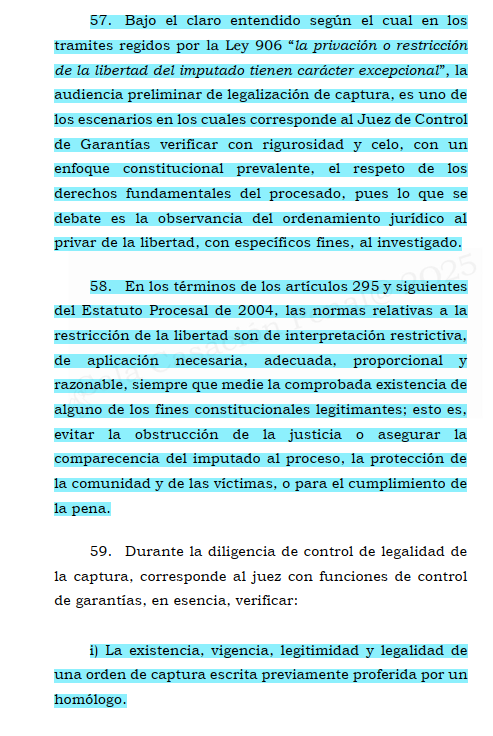 Soyd3lmonton's tweet photo. Hay pocas sentencias donde la CORTE hace una apología del ROL DE LOS JUECES y EL GARANTISMO, pero por eso mismo se vuelven relevantes. 
¿QUE SE ENTIENDE POR LA FUNCIÓN DE CONTROL DE GARANTIAS EN EL SISTEMA PROCESAL PENAL?
¿QUE SEPARA EL FORMALISMO DE UNA VERDADERA PROTECCIÓN DE LAS GARANTIAS?
Esas son las cuestiones que la  CORTE BUSCA RESPONDER ACÁ.
Sobresale el enfoque pragmático y al punto que hace la CORTE acá, no son hojas y hojas de teoría, son unos cuantos párrafos sobre LA DEONTOLOGIA DE LA FUNCIÓN DE CONTROL DE GARANTIAS
Como soñar no cuesta nada les diere que sería genial, que tuviéramos una sentencia así para cada AUDIENCIA ANTE CONTROL DE GARANTIAS NO SOLO CAPTURA.