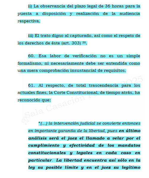 Soyd3lmonton's tweet photo. Hay pocas sentencias donde la CORTE hace una apología del ROL DE LOS JUECES y EL GARANTISMO, pero por eso mismo se vuelven relevantes. 
¿QUE SE ENTIENDE POR LA FUNCIÓN DE CONTROL DE GARANTIAS EN EL SISTEMA PROCESAL PENAL?
¿QUE SEPARA EL FORMALISMO DE UNA VERDADERA PROTECCIÓN DE LAS GARANTIAS?
Esas son las cuestiones que la  CORTE BUSCA RESPONDER ACÁ.
Sobresale el enfoque pragmático y al punto que hace la CORTE acá, no son hojas y hojas de teoría, son unos cuantos párrafos sobre LA DEONTOLOGIA DE LA FUNCIÓN DE CONTROL DE GARANTIAS
Como soñar no cuesta nada les diere que sería genial, que tuviéramos una sentencia así para cada AUDIENCIA ANTE CONTROL DE GARANTIAS NO SOLO CAPTURA.