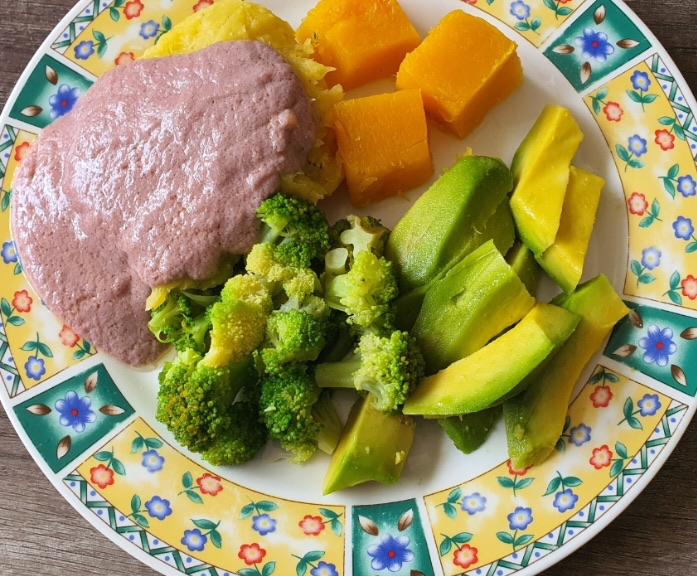 drkasenene's tweet image. Carbohydrates aren’t bad for health. In fact the first enzyme in our mouth - salivary amylase - is to digest carbs.

However, they should be eaten moderately especially if you’re not very active.

The best choices are:

1. Sweet Potato 
2. Pumpkin 
3. Matooke
4. Millet 
5. Yams