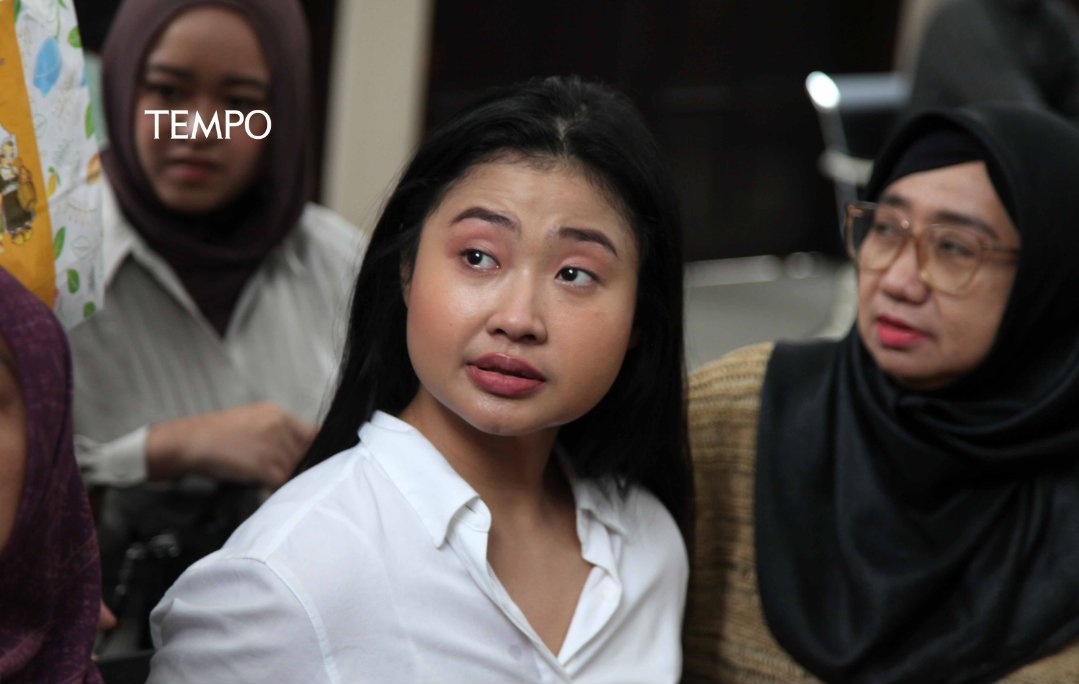 Laras Faizati reveals she was given expired medication and faced bullying by investigators over her mother’s illness while in detention.

(tempo.co/hukum/laras-fa…)

(tempo.co/hukum/laras-fa…)