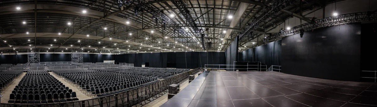 Venue is about 10-15mins away from the airport by car and 20-30mins by train. 

It is usually a flat ground with tiered seating at the back.

Feel free to ask any questions you may have and I'll try my best! See you if I see you🥹💚🥹💚