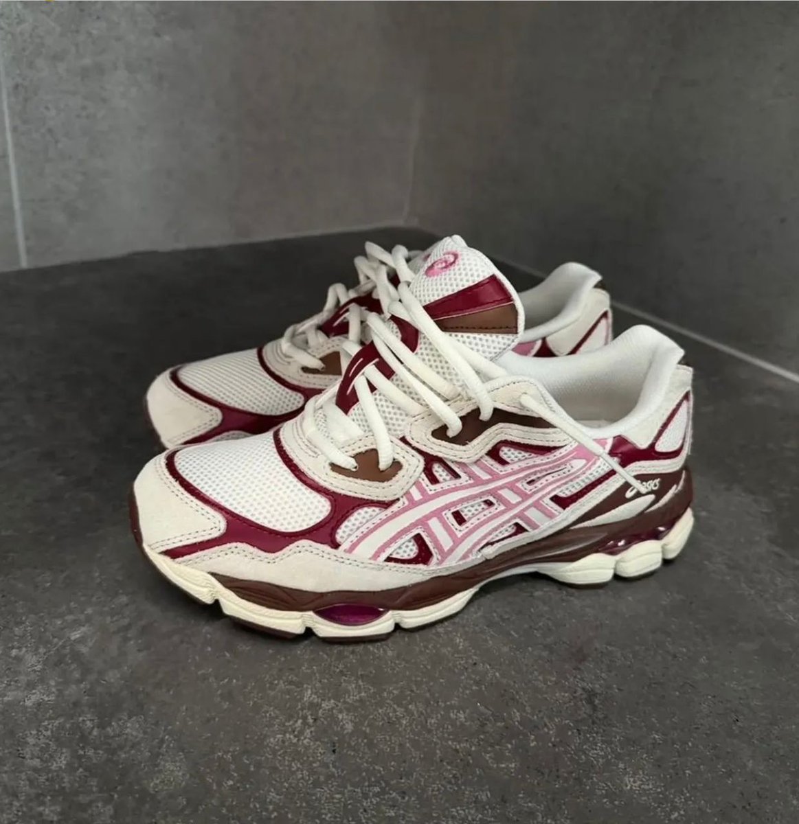 Sneakers 
Sizes : 39 to 45 
Price: 155k 
0702578351