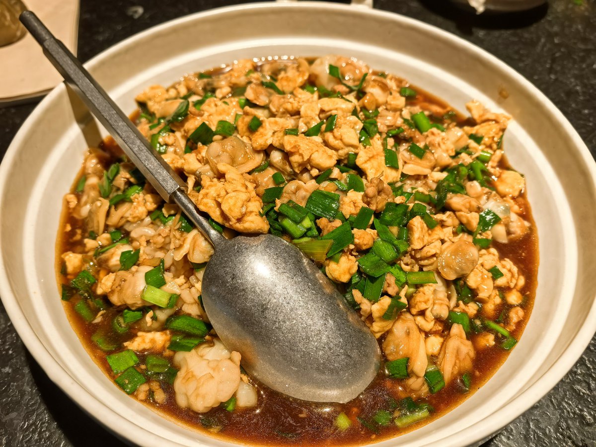wyyancan1's tweet image. Is there anything better than finding crispy bits of rice at the bottom of a seafood clay pot? 😍This dish is the ultimate texture party. What's your favorite part of a good clay pot rice? #FoodChat #Seafood #ClayPot