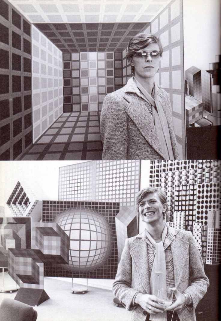 idksorry01's tweet image. David Bowie- i have no fucking idea where, 1977