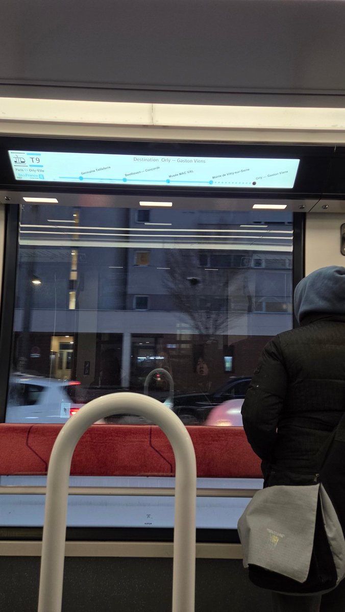 YvanDng's tweet photo. @T9_IDFM Le tram T9 fonctionne correctement. Merci aux conducteurs et aux agents ayant maintenu la ligne active la nuit dernière 🙏 https://t.co/1smffG2Rke