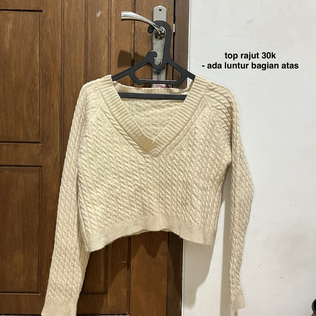namiyys's tweet photo. wts preloved!! (NEGOTIABLE)
- uniqlo, lafiye, h&amp;m, gaudi, dll.
- bisa oren🍊 https://t.co/kbdkrYJuMh