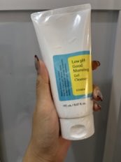putrianin_'s tweet photo. Dengan formulasi kadar pH 5-6, sehingga dapat menjaga kadar pH yang Optimal pada semua jenis kulit! https://t.co/oO2ksVQF47