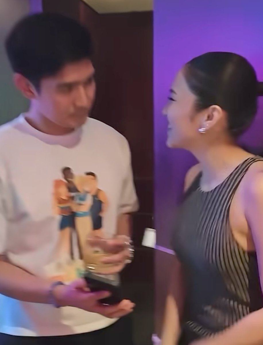 KBforever0326's tweet image. Kathryn's reaction nung pinakita ni Robi sa kanya that Maiqui is preggy. Sobrang happy nya! Congrats to the couple! 💝