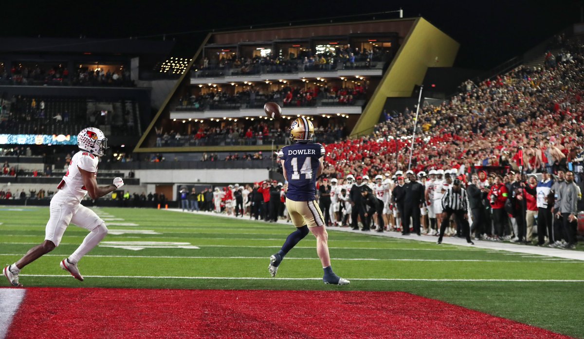 Brooksnuanez's tweet photo. Montana State fights its way to a 35-34 thrilling overtime win over Illinois State to take home the National Championship for the first time in 41 years https://t.co/XQqLgwhLOt