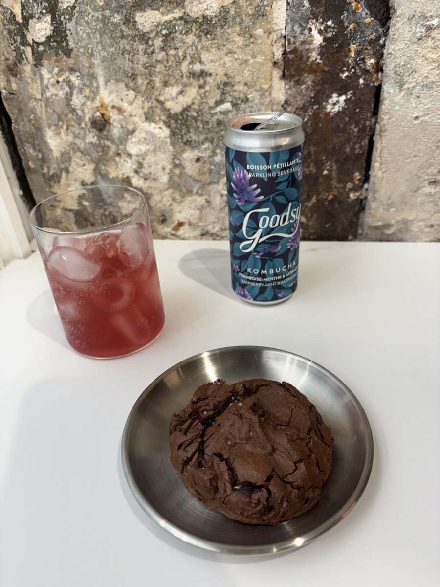 Les Tasters tweet media