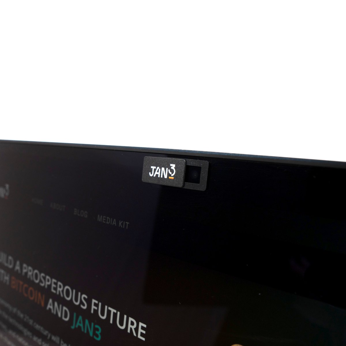 cypherpunkstore's tweet image. Privacy is daily hygiene. 🔒

Do not trust. Verify. ✅

Cover the camera with the @JAN3com Webcam Cover. 🙈