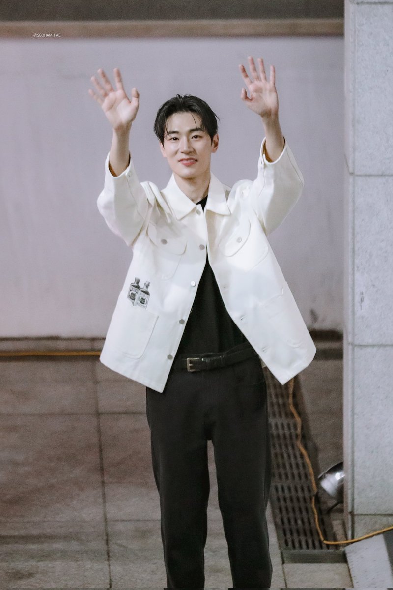 SEOHAM_HAE's tweet image. See you at 10:28
매일 서함시에 만나주라,,,🥹

#박서함 #PARKSEOHAM