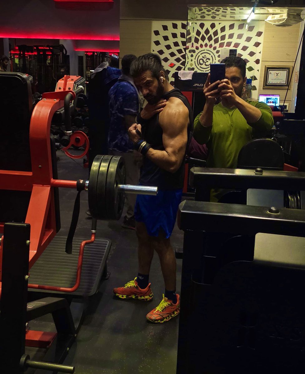 KaranVeerMehra's tweet photo. It’s on you , to get you where you want to be https://t.co/PSs8SbeAXz