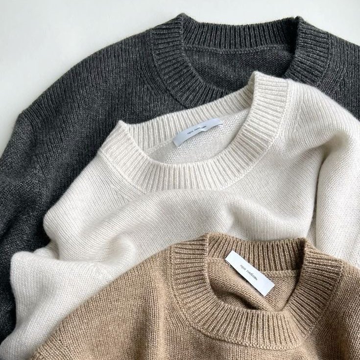 illemisea's tweet photo. super comfy knitwear you’ll love wearing every day

a thread https://t.co/T146IYTxwk