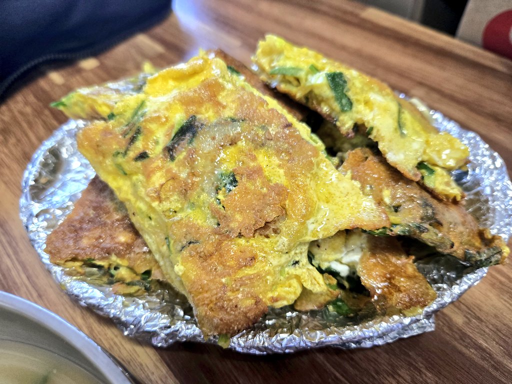 재료는 못건지고 계란김밥만 먹고 돌아옴🥹