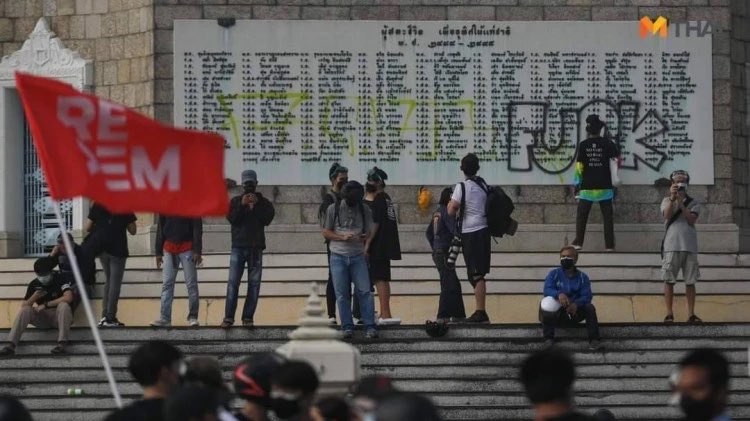 °หึ° tweet media