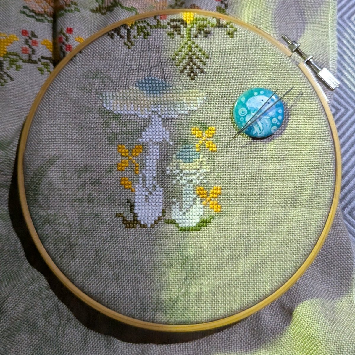 marizo_58's tweet photo. 毒キノコ始めました。
タマゴテングタケ　DEATH CAP
サクラタケ　MYCENA
Mushrooms and Toadstools
#owlforestembroidery
#クロスステッチ https://t.co/mXQcxRzb69