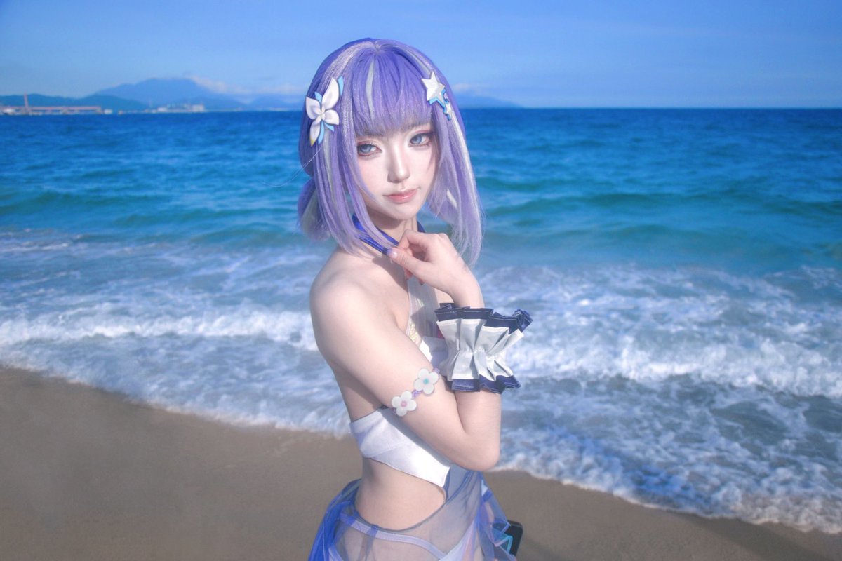 CrazypeachC's tweet photo. 【PGR Cosplay】Alisa！

out of words again_(´ཀ`」 ∠)_
photographed in Shenzhen, China, in June 2025.
旧图存货好像要见底了…总之是去年的亚里莎泳装！出得极其迅速的一套（）

Alisa：炸薯桃
📷：乱码
#パニグレ創作 #PGR #パニグレ #Cosplay https://t.co/8Dx4WNqSXK