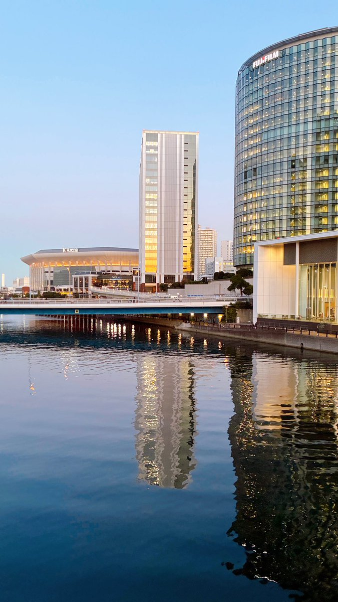 SimonMeg1's tweet image. 今年初のヨコハマです
相変わらず人多くて無理w
#ヨコハマ　#夕方　#横浜