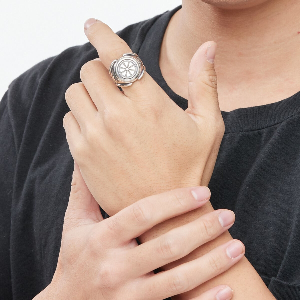 仮面ライダー』 仮面ライダー1号のタイフーンをイメージしたカレッジ風