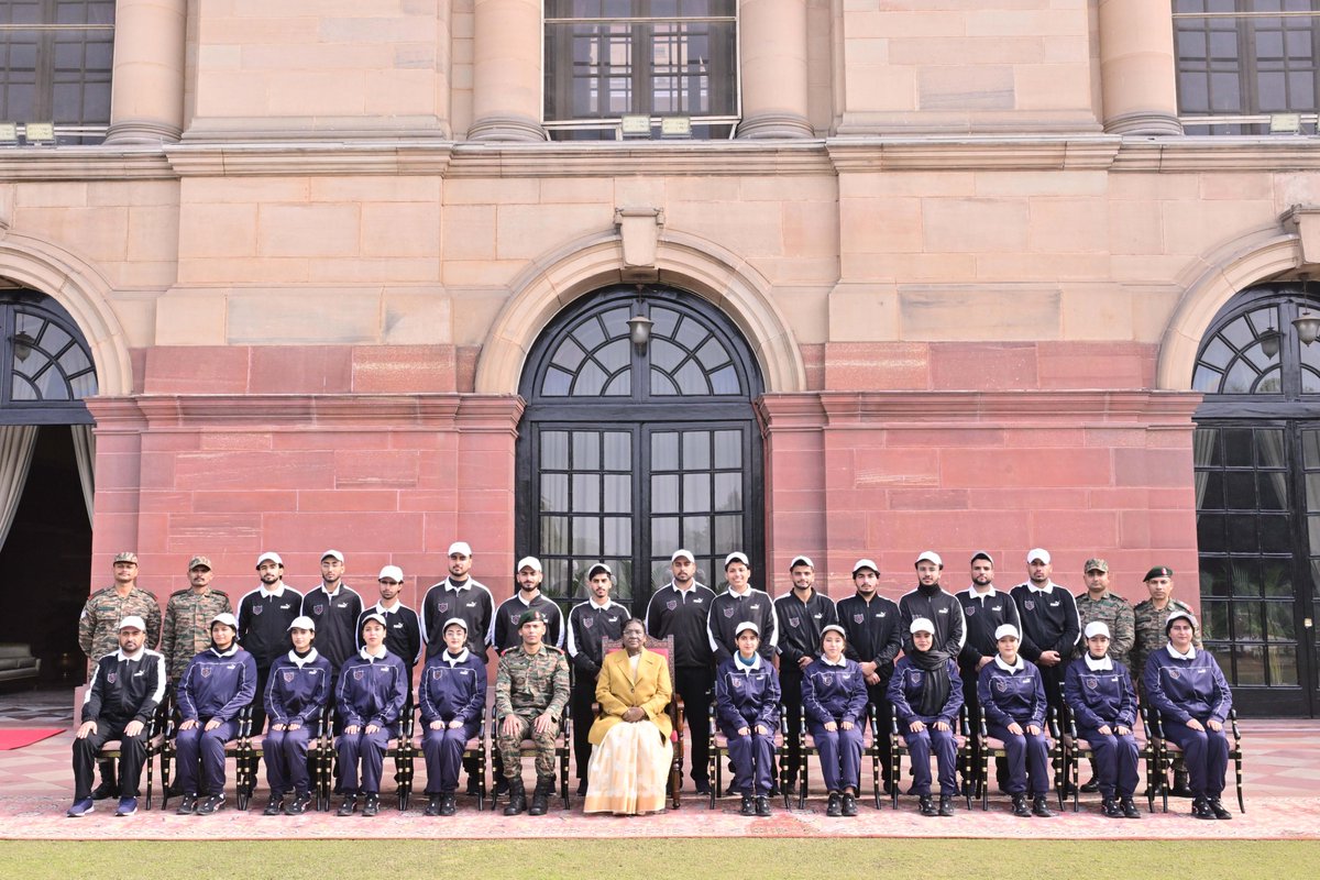 A group of students from Poonch, Jammu &amp; Kashmir, called on President Droupadi Murmu at Rashtrapati Bhavan. They visited Rashtrapati Bhavan as part of the National Integration Tour.