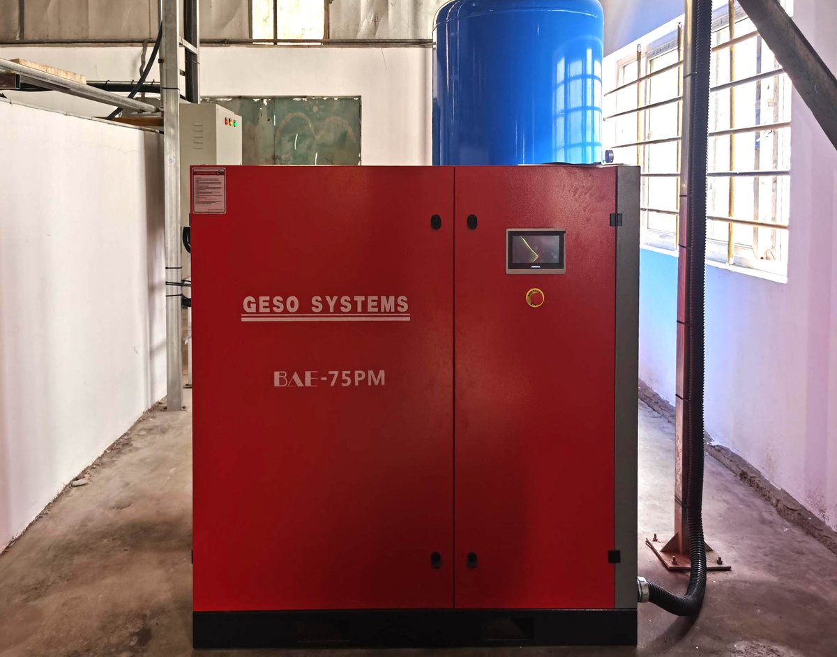 GesoVera's tweet image. Powering industries across borders! 🇻🇳 Successfully delivered and operational: 1 set of BAE-75PM 75kW single-stage VSD screw compressor at our client's site in Vietnam. Efficient, reliable air power for global manufacturing. #AirCompressor  #Manufacturing  #IndustrialMachinery