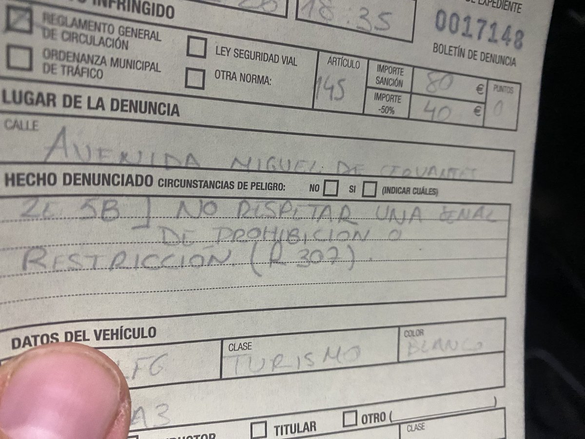 Pacho_89's tweet image. He debido ser malo… los reyes me dejaron por anticipado una receta y no de las ricas, cuanto policía local frustrado hay… y la señal no prohibía parar