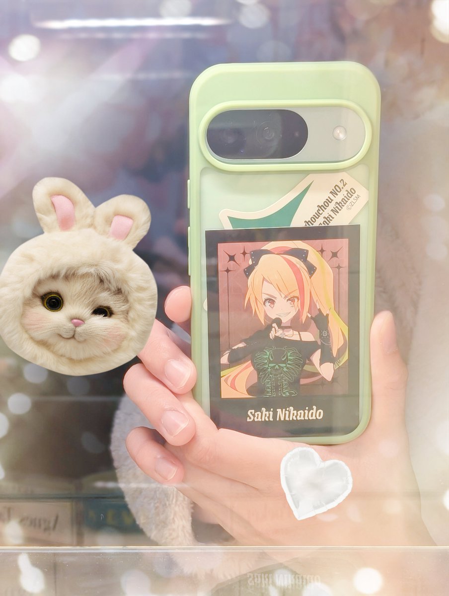 kekazon's tweet image. パーカーも買ったんだけど、サキちゃんが着てる服と同じ柄だとアピールできなければ意味なくない❓️となりスマホケースでアピールすることにしました。💚成分つよめ