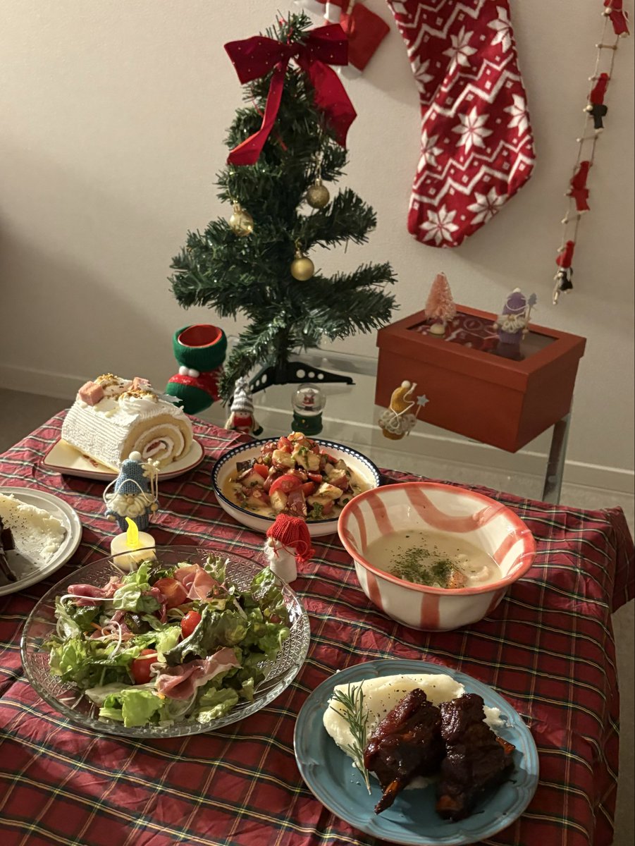 mi3_pupu's tweet photo. Merry Christmas♡🎅
今年はケーキ作れなかった、、
#日常垢　#日常垢さんと繋がりたい https://t.co/mjX2rpGFe0