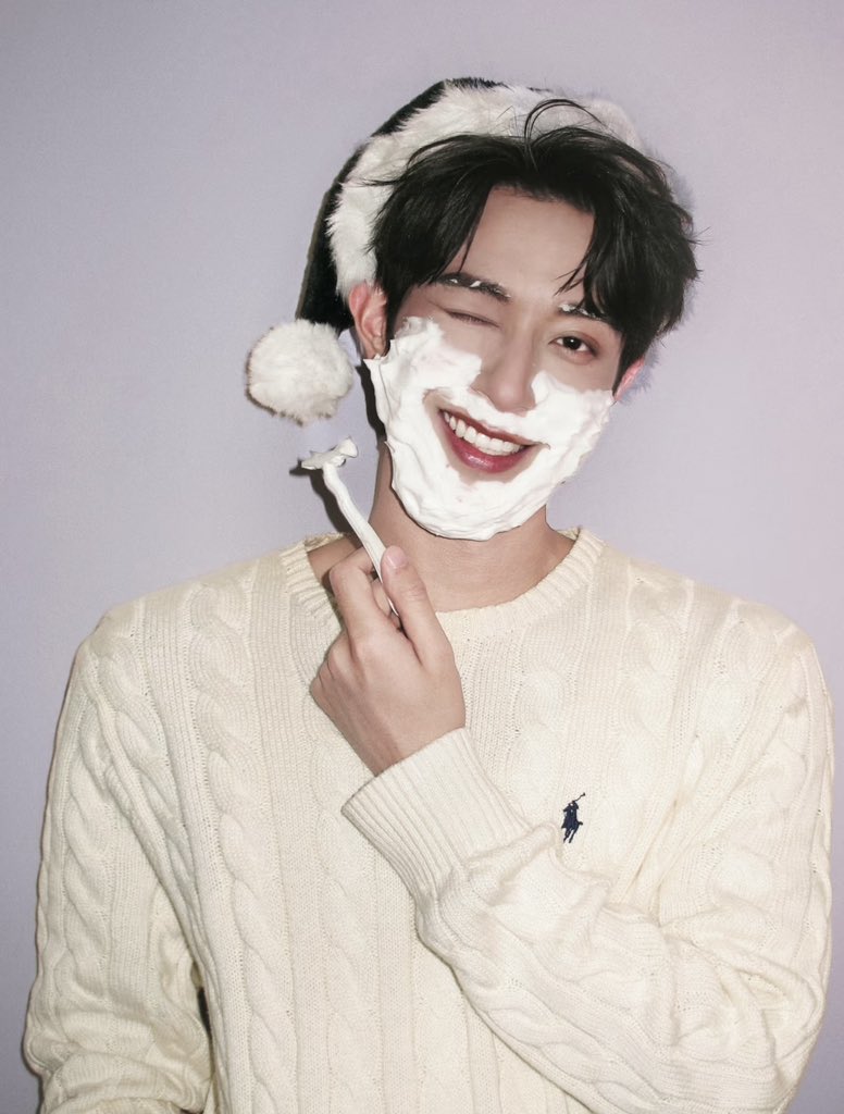 globalDESIRE4_'s tweet image. SEEKY LI UPDATE
xhslink.com/o/7FYpkmQmmH7 

Santa Claus clocking in for work 🧑‍🎄

#李沛恩 #SeekyLi #LiPeiEn #Desire4