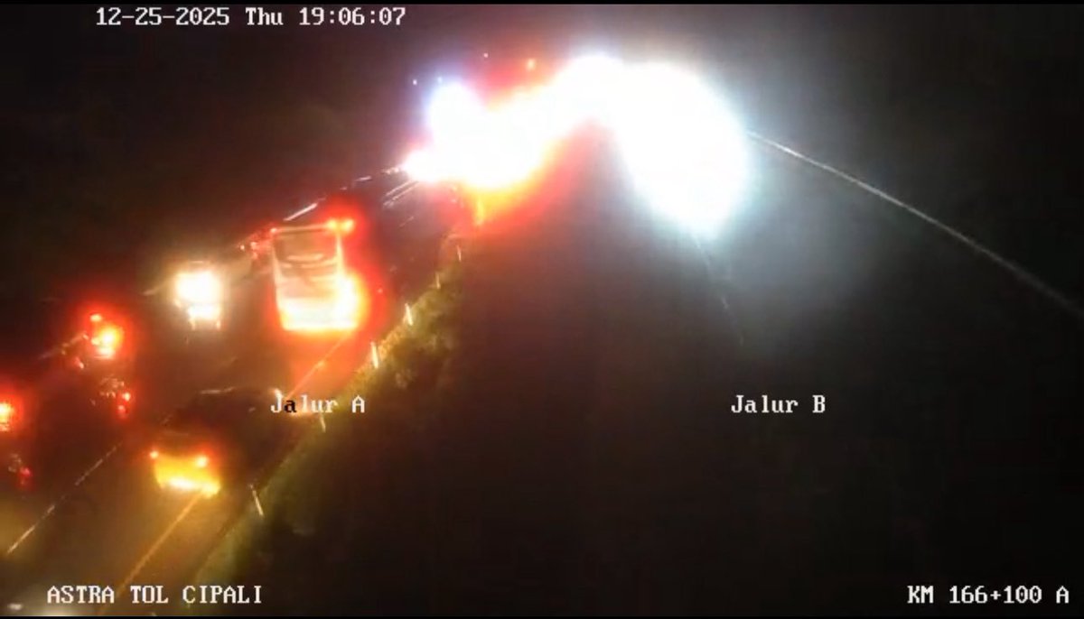 18.59 WIB - Ruas Tol Cipali KM 72-188

KM 166 - Lalu lintas terpantau ramai padat arah Cirebon, ramai lancar arah Jakarta.

Cuaca terpantau hujan, harap berhati-hati dalam berkendara. 

Jaga batas kecepatan dan jarak aman dengan kendaraan lainnya.

#InfoCipali <a href="/PRFMnews/">Radio PRFM</a>