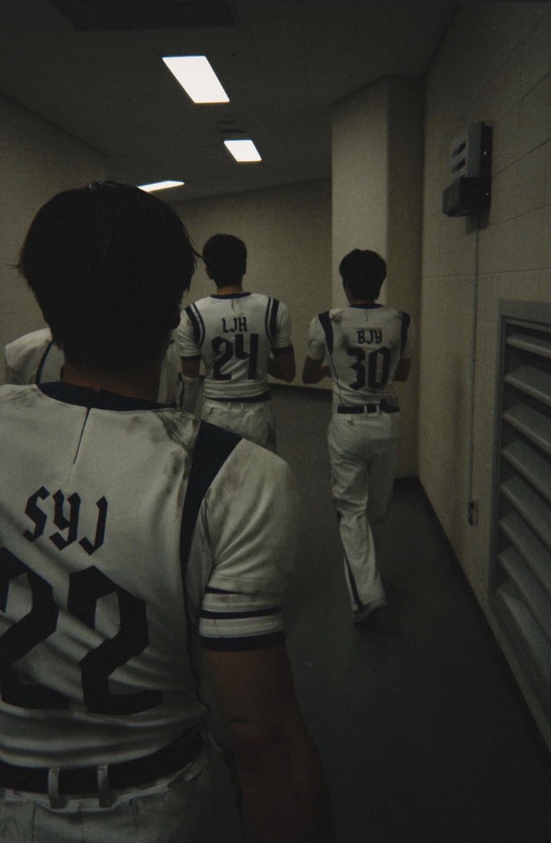 anjinggggggg this eric look will be the end of me