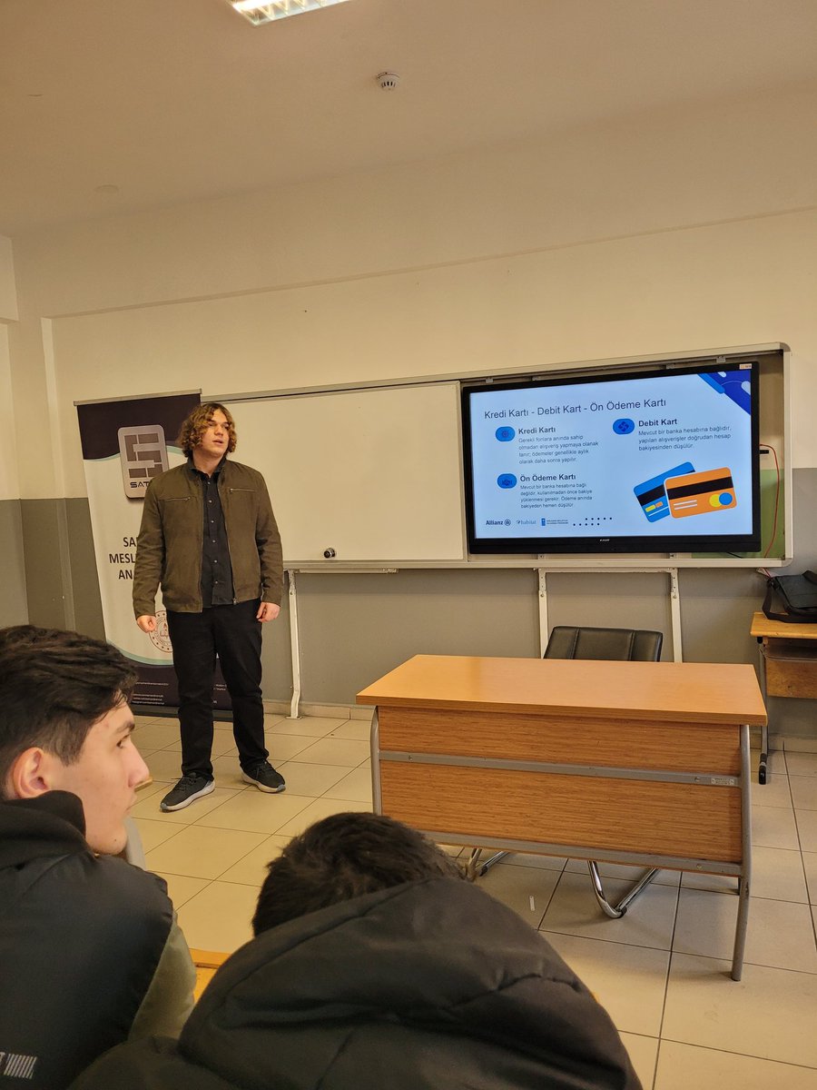 İstanbul Sanayi Odası koordinasyonunda,
Habitat Derneği gönüllülerinin katkılarıyla okulumuzda Finansal Okuryazarlık Eğitimi gerçekleştirildi.
<a href="/tcmeb/">Millî Eğitim Bakanlığı</a> <a href="/istanbulilmem/">İstanbul İl Millî Eğitim Müdürlüğü</a>  <a href="/istsanayiodasi/">İstanbulSanayiOdası</a> <a href="/habitatdernegi/">Habitat Derneği</a> <a href="/ugur_sahin/">ugur sahin</a>