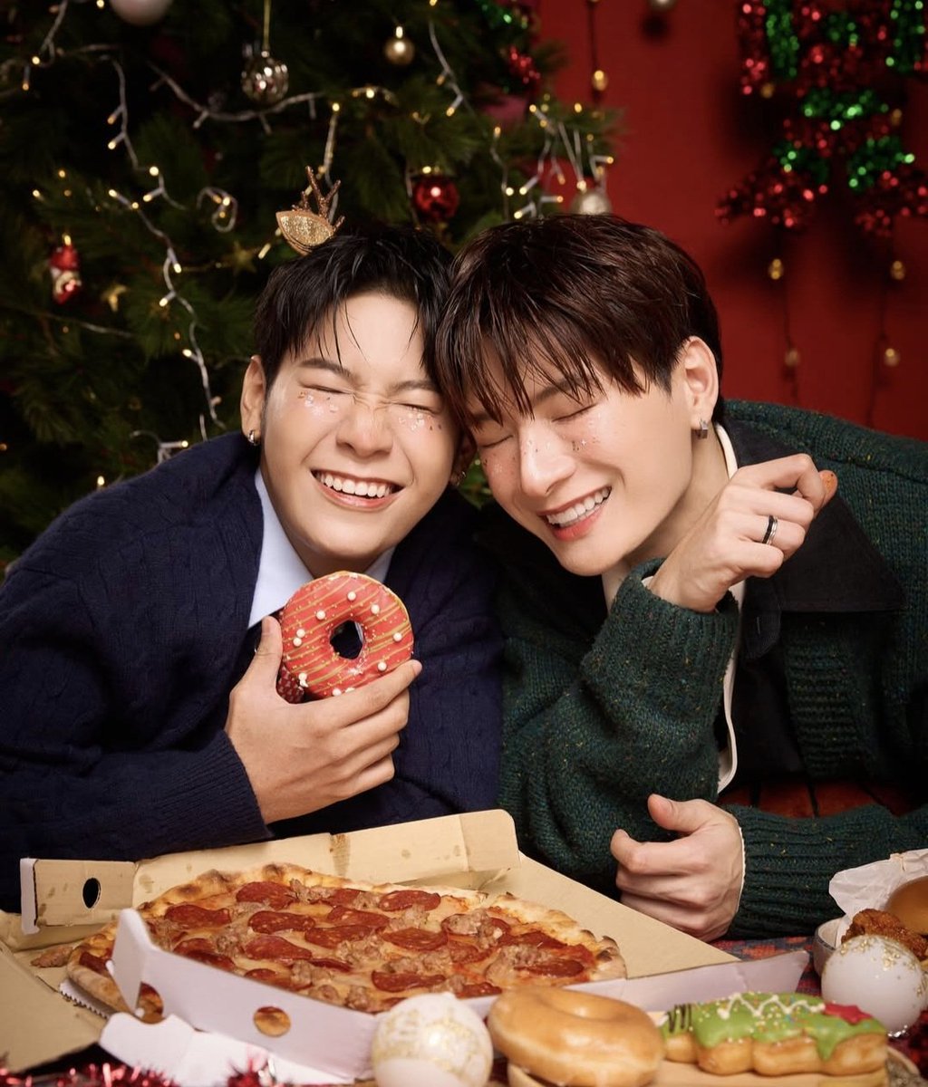 __mainmiracle1's tweet image. เชี้ยเอ้ยยยยยย ทำไมน่ารักงี้วะ 
เอาล่ะๆ รอบสุดท้ายของปี ขำๆ จอยๆ เนอะ

1 รี 1 บาท ปิด 2 ทุ่ม

#คริสสิงโต